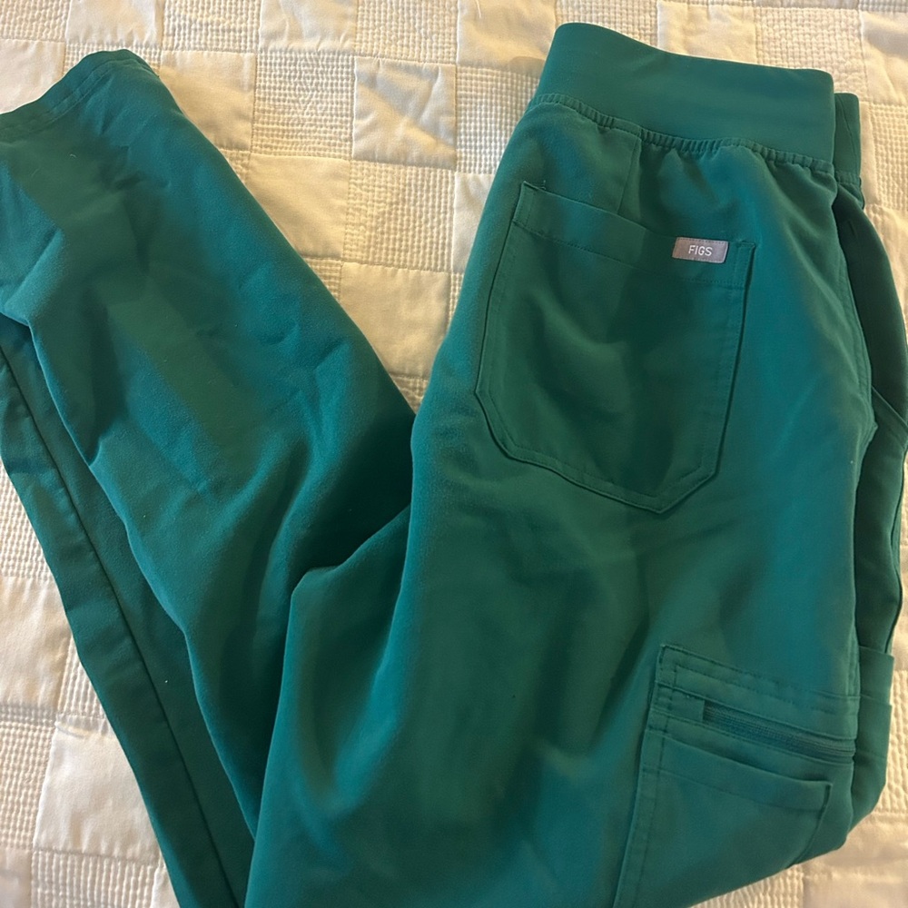Figs Yola high waisted Hunter green medium scrub pant